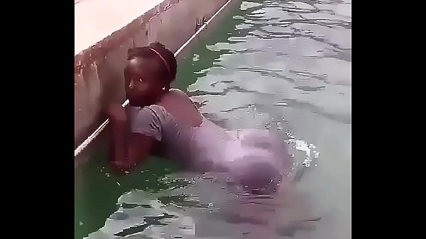 Vyura Kwenye Maji