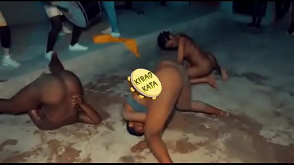 Crazy girls twerking nacked on the road