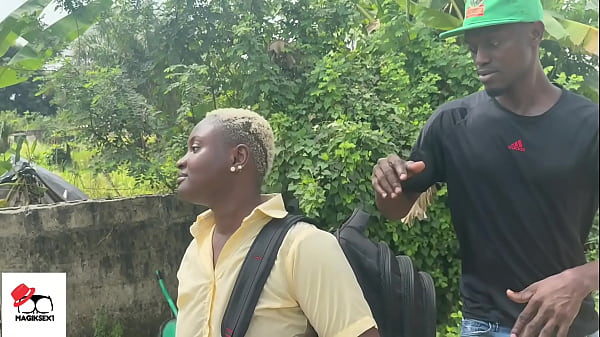 Amateur Student sucked my cock in an uncompleted building for just 70k